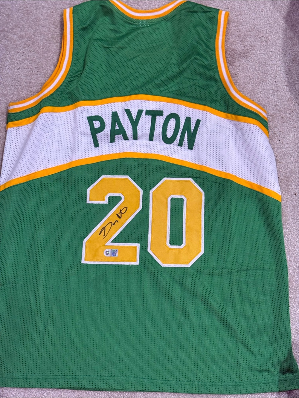 The glove Gary Payton signed green jersey with authentication holo xl